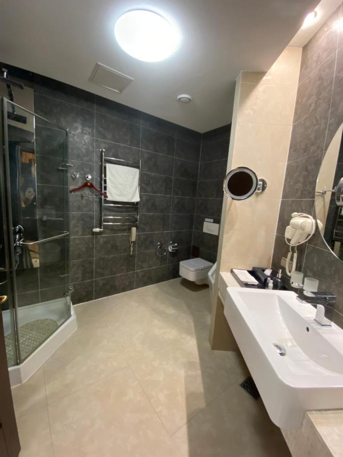 Hotel Feride Vinnytsia Ngoại thất bức ảnh