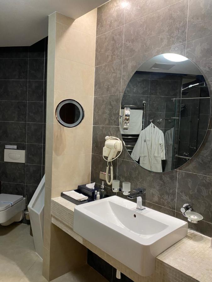 Hotel Feride Vinnytsia Ngoại thất bức ảnh