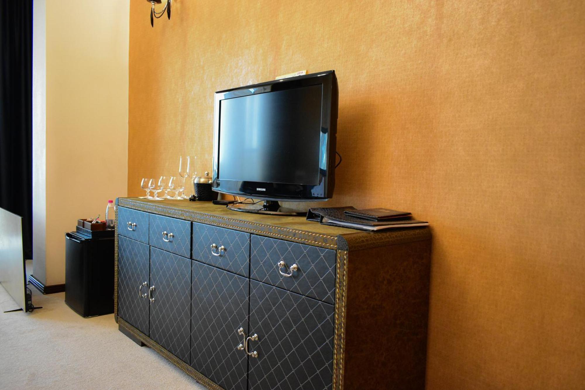 Hotel Feride Vinnytsia Ngoại thất bức ảnh