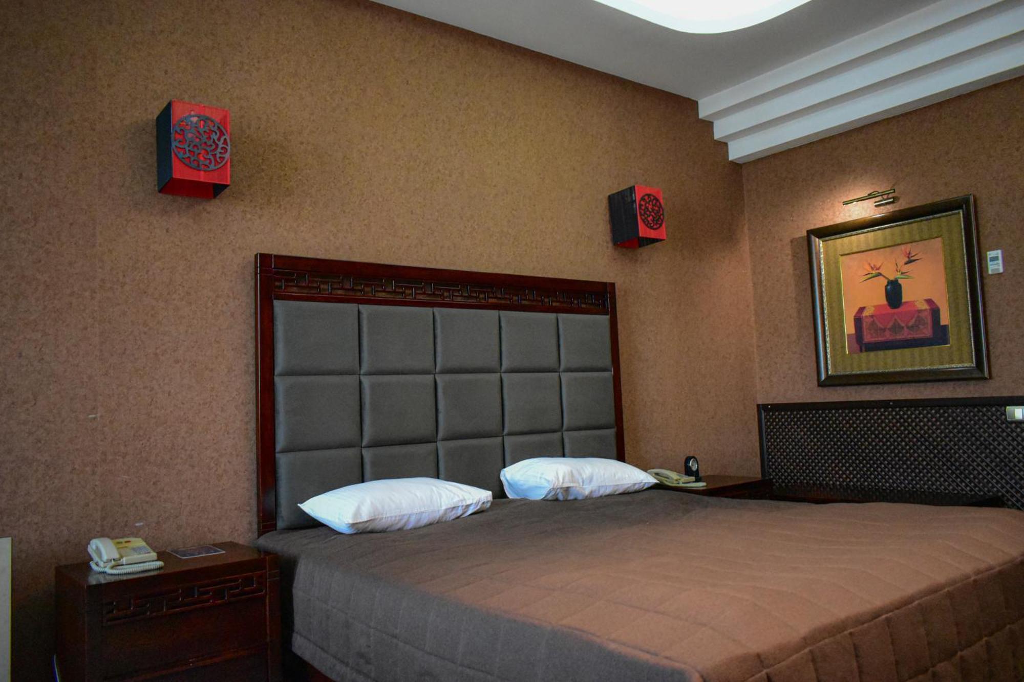 Hotel Feride Vinnytsia Ngoại thất bức ảnh