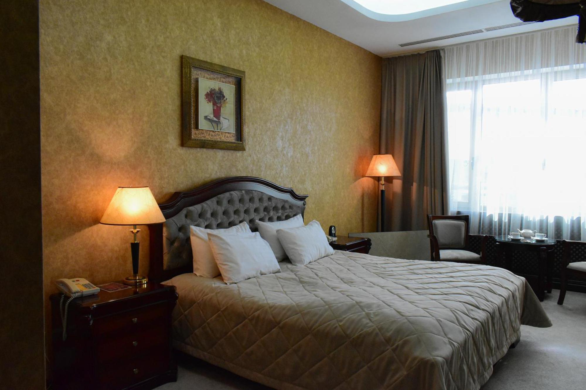 Hotel Feride Vinnytsia Ngoại thất bức ảnh