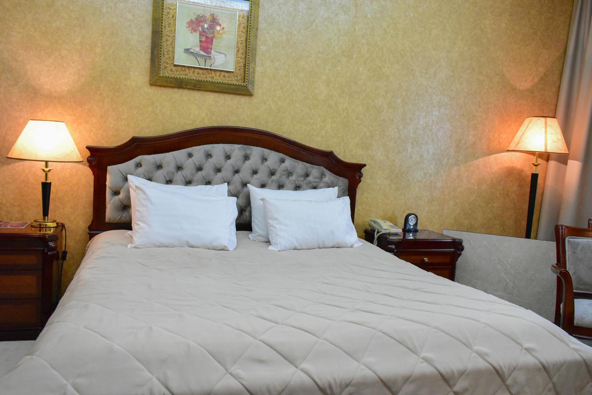 Hotel Feride Vinnytsia Ngoại thất bức ảnh