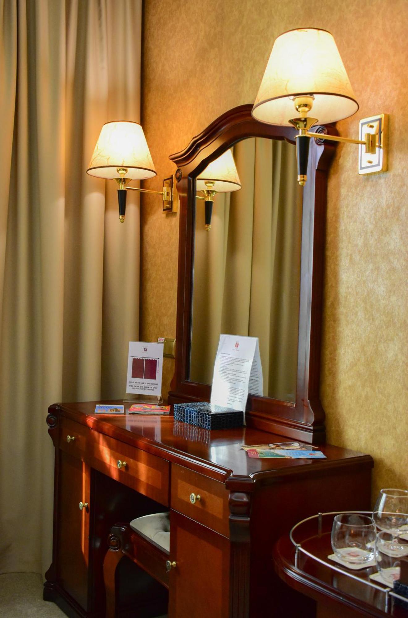 Hotel Feride Vinnytsia Ngoại thất bức ảnh