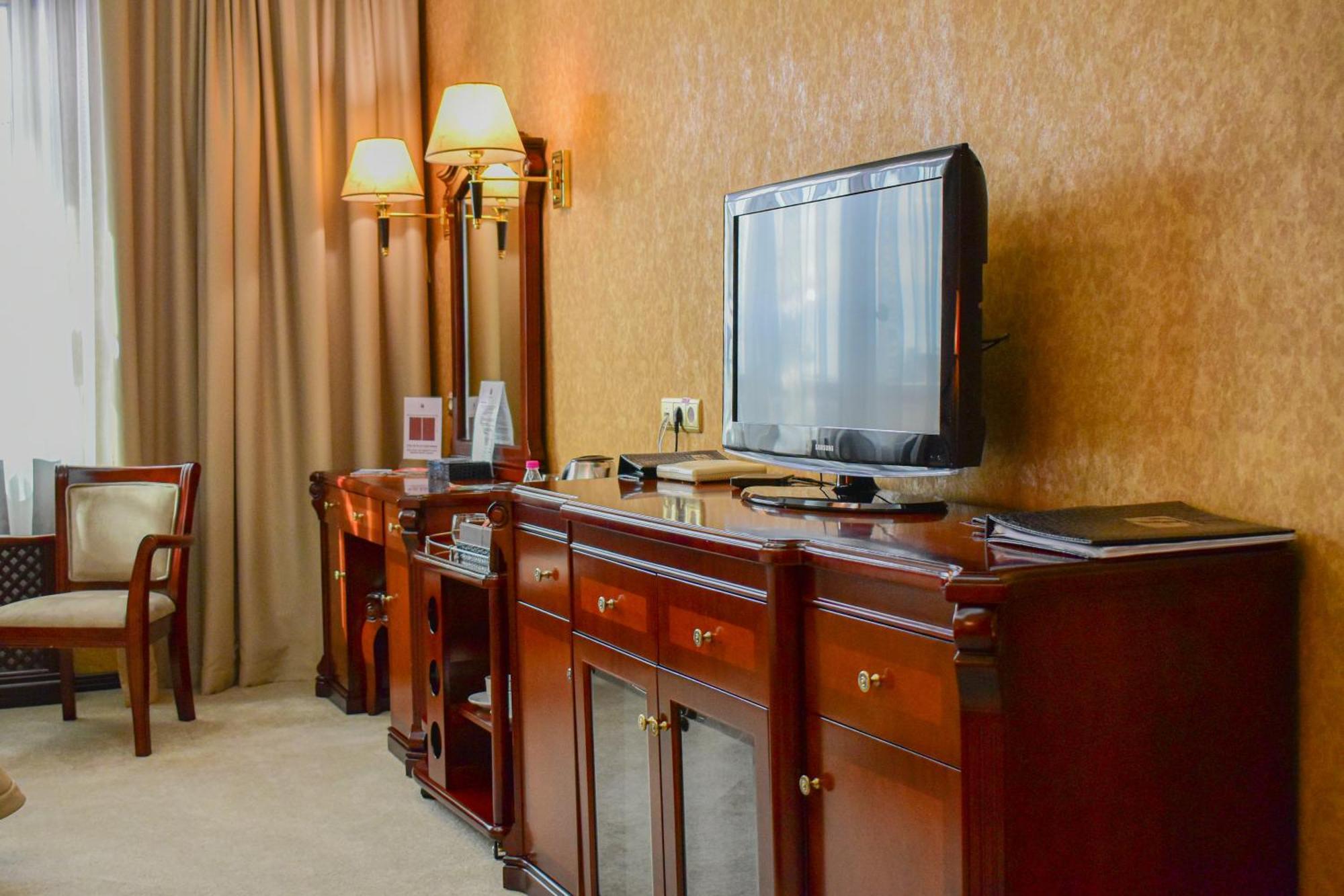Hotel Feride Vinnytsia Ngoại thất bức ảnh
